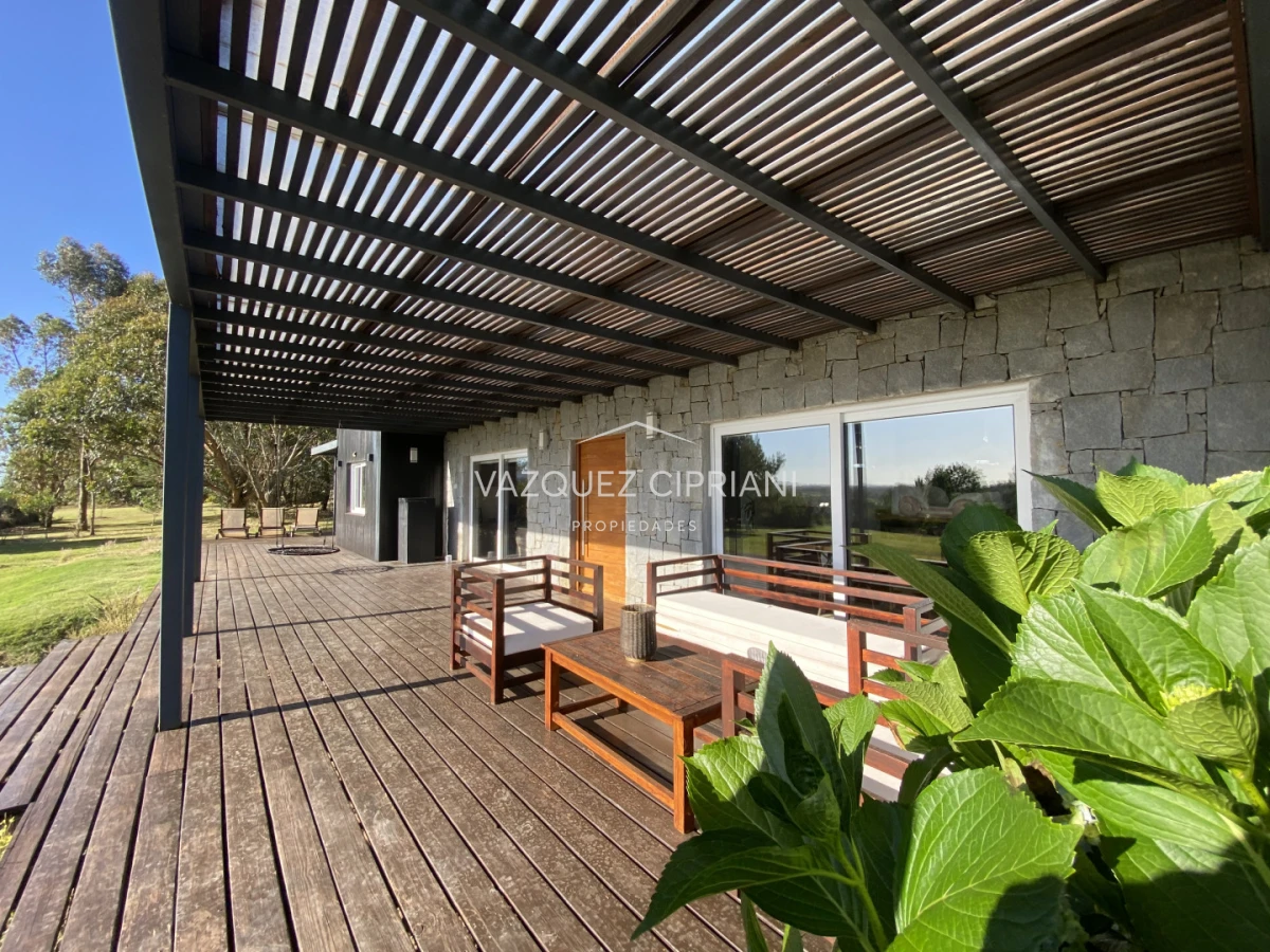 Casa ID.92 - Casa de 4 dormitorios en suite + servicio en Pueblo Mio, Manantiales