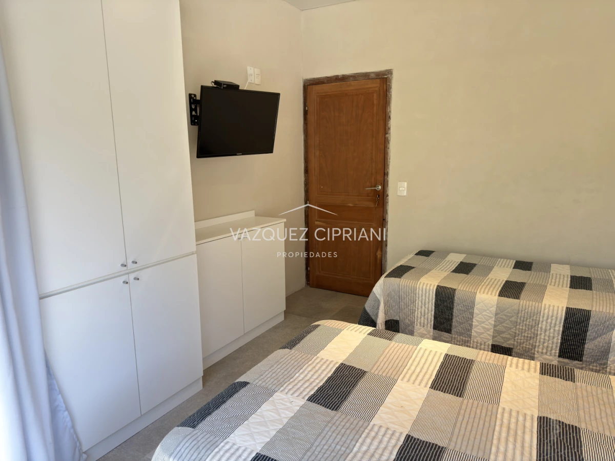 Casa ID.80 - Casa de 3 dormitorios y 2 baños en Alquiler en La Barra