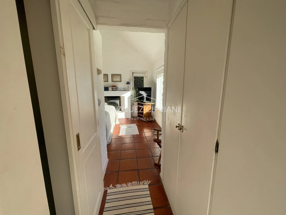 Casa ID.42 - Amplia casa de 4 dormitorios + servicio con Piscina en Montoya en Venta