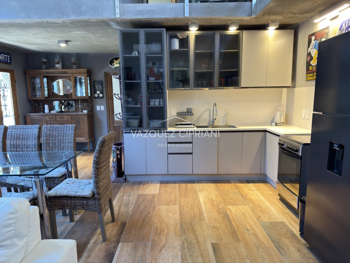 Casa ID.80 - Casa de 3 dormitorios y 2 baños en Alquiler en La Barra