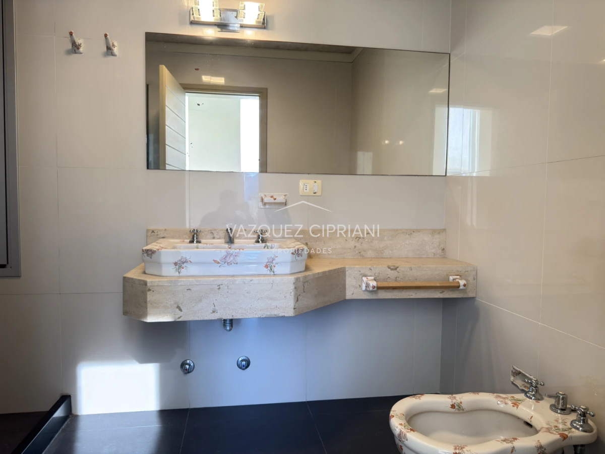 Casa ID.79 - Casa de 3 dormitorios y 2 baños con piscina en Alquiler, La Barra