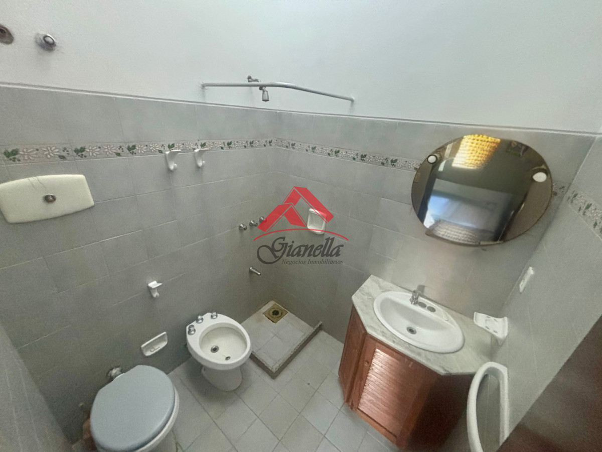Casa ID.2275 - Casa en El Tesoro | Excelente ubicación