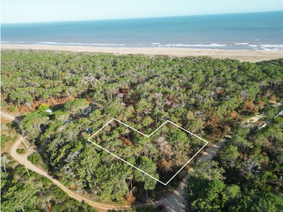 6 lotes sobre calle principal en El Caracol 