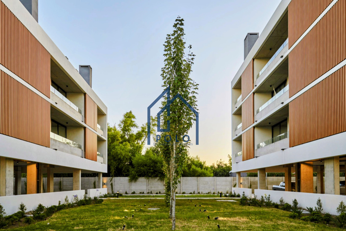 Apartamento ID.190 - Venta Residencial en Carrasco 3 dormitorios 