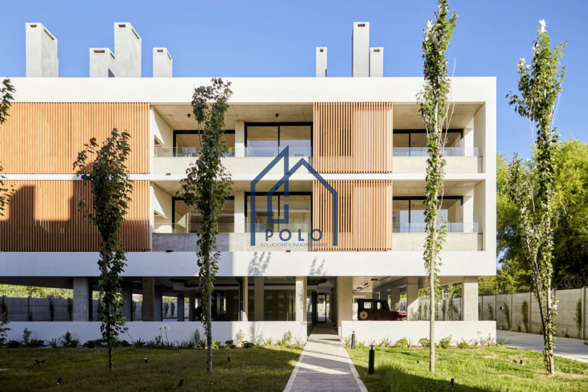 Apartamento ID.190 - Venta Residencial en Carrasco 3 dormitorios 