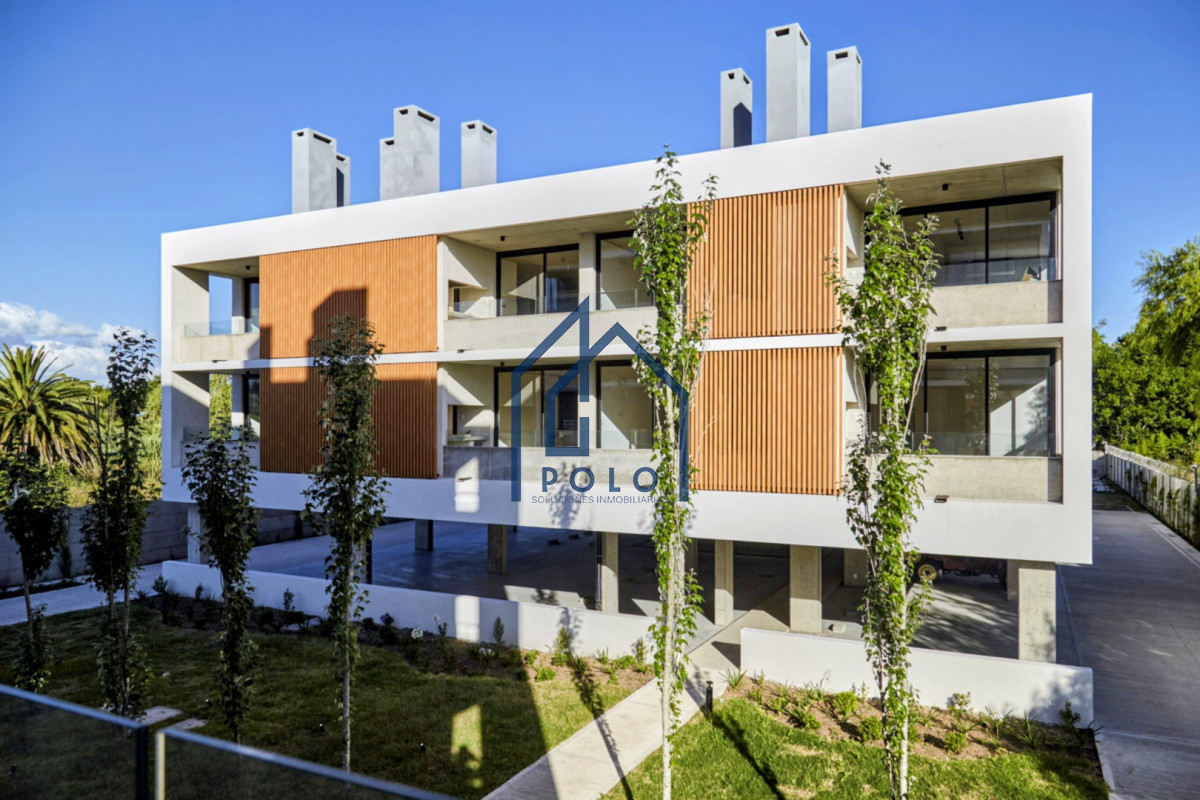 Apartamento ID.190 - Venta Residencial en Carrasco 3 dormitorios 