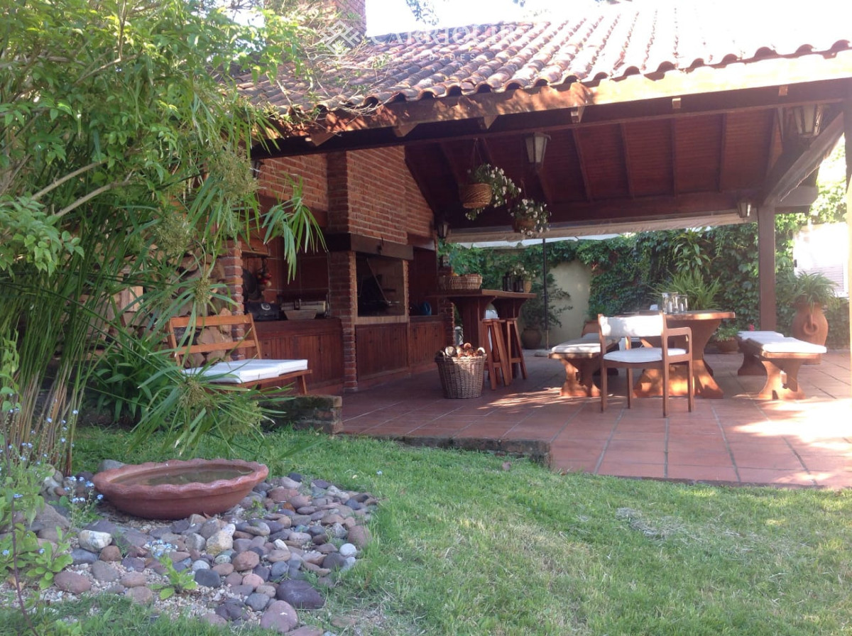 Casa ID.10237/Rincon-del-Indio-Punta-del-Este- - Casa en Venta 