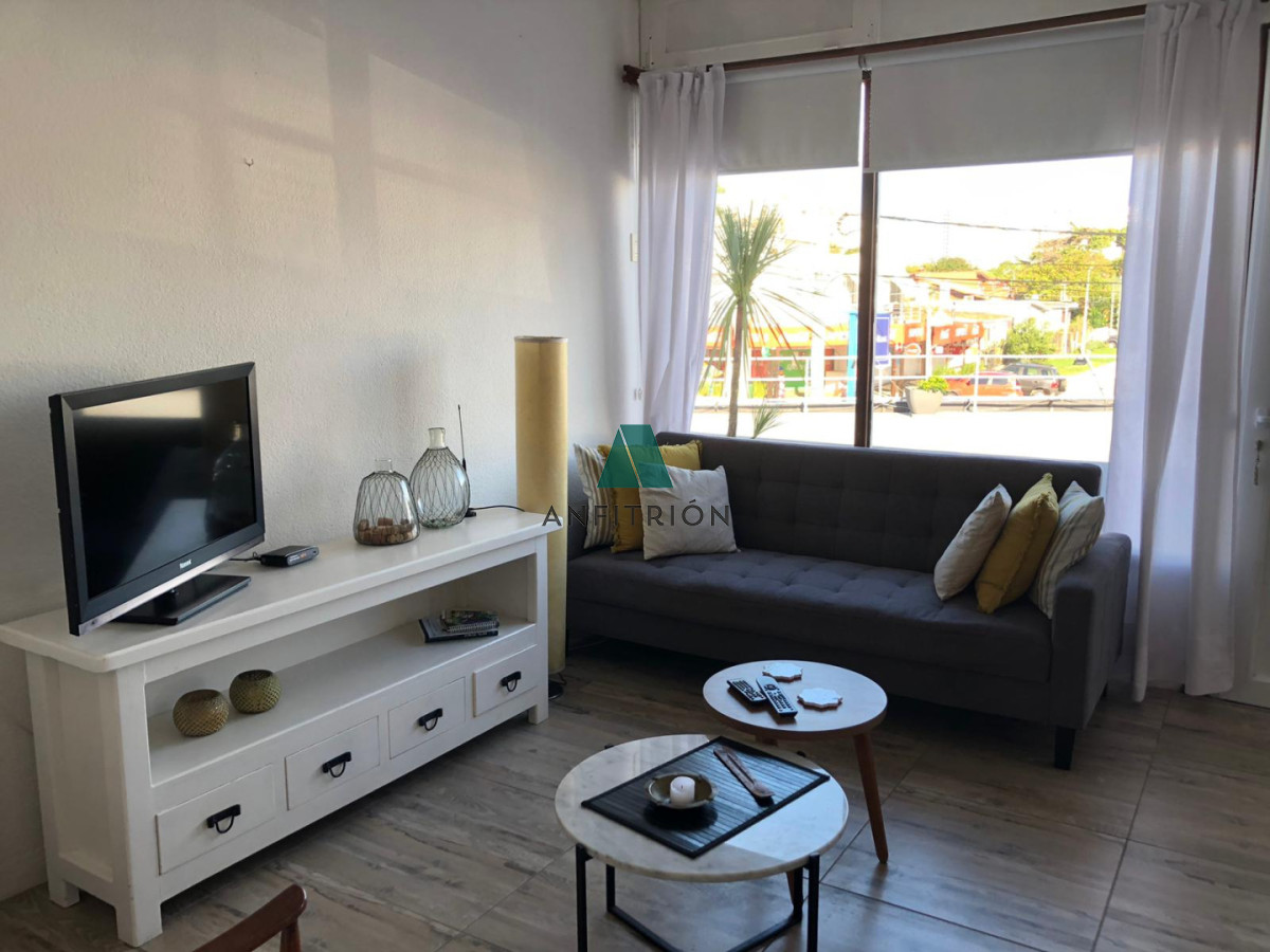 Casa ID.181 - Apartamento estilo casita en alquiler anual.