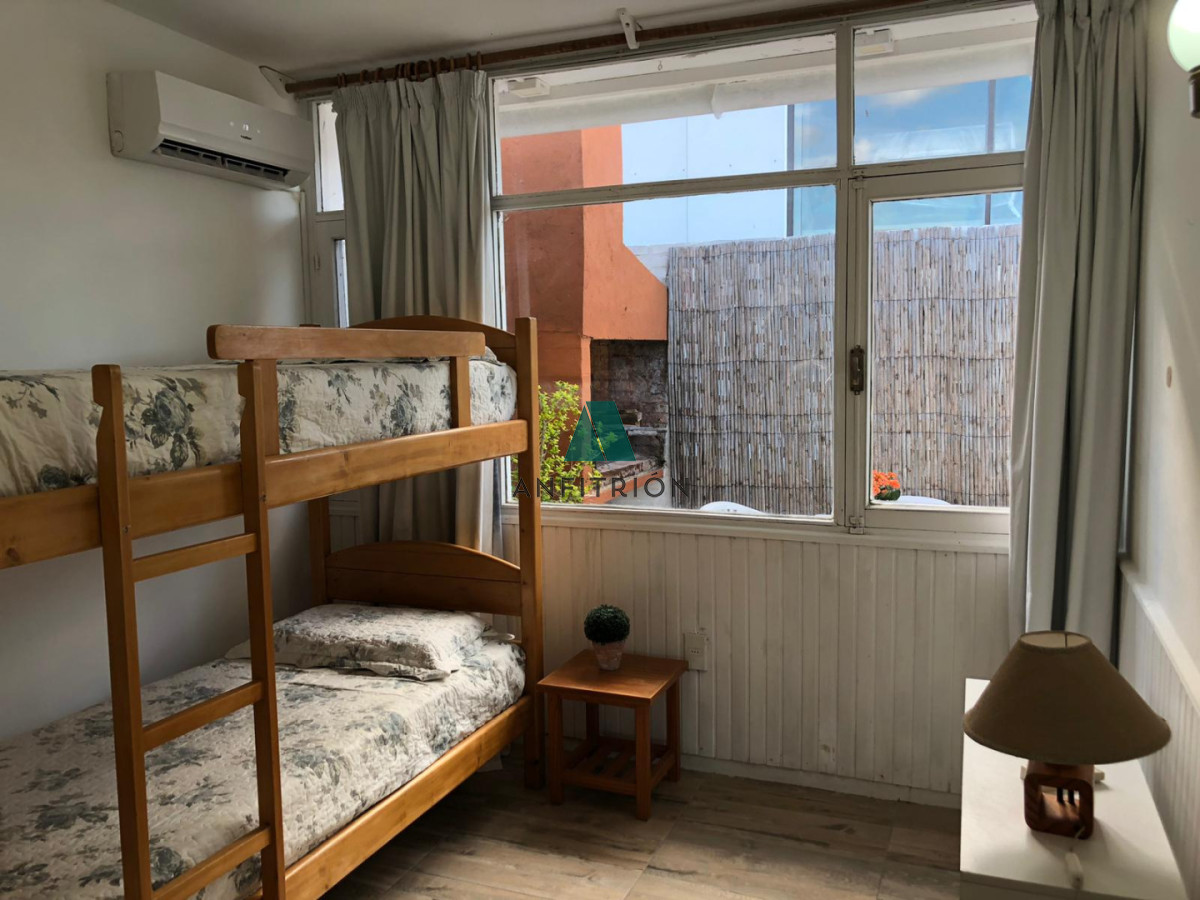 Casa ID.181 - Apartamento estilo casita en alquiler anual.