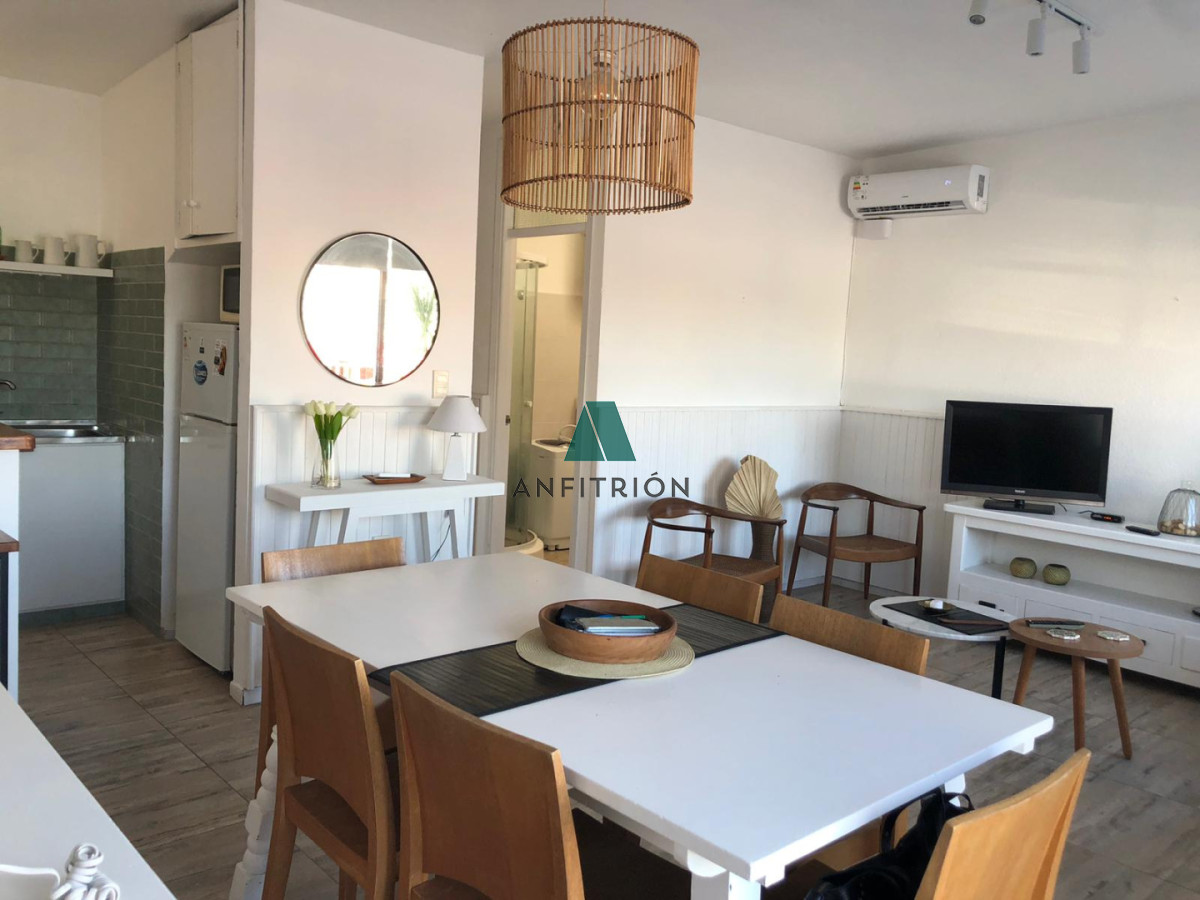 Casa ID.181 - Apartamento estilo casita en alquiler anual.