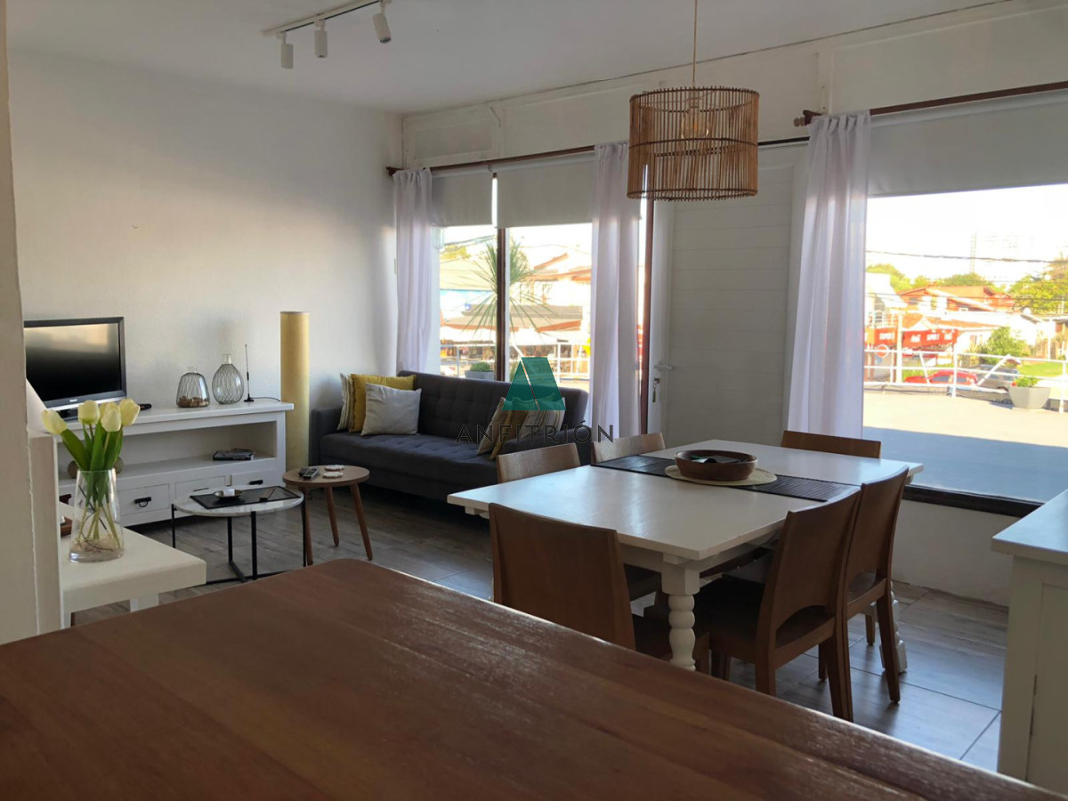 Casa ID.181 - Apartamento estilo casita en alquiler anual.