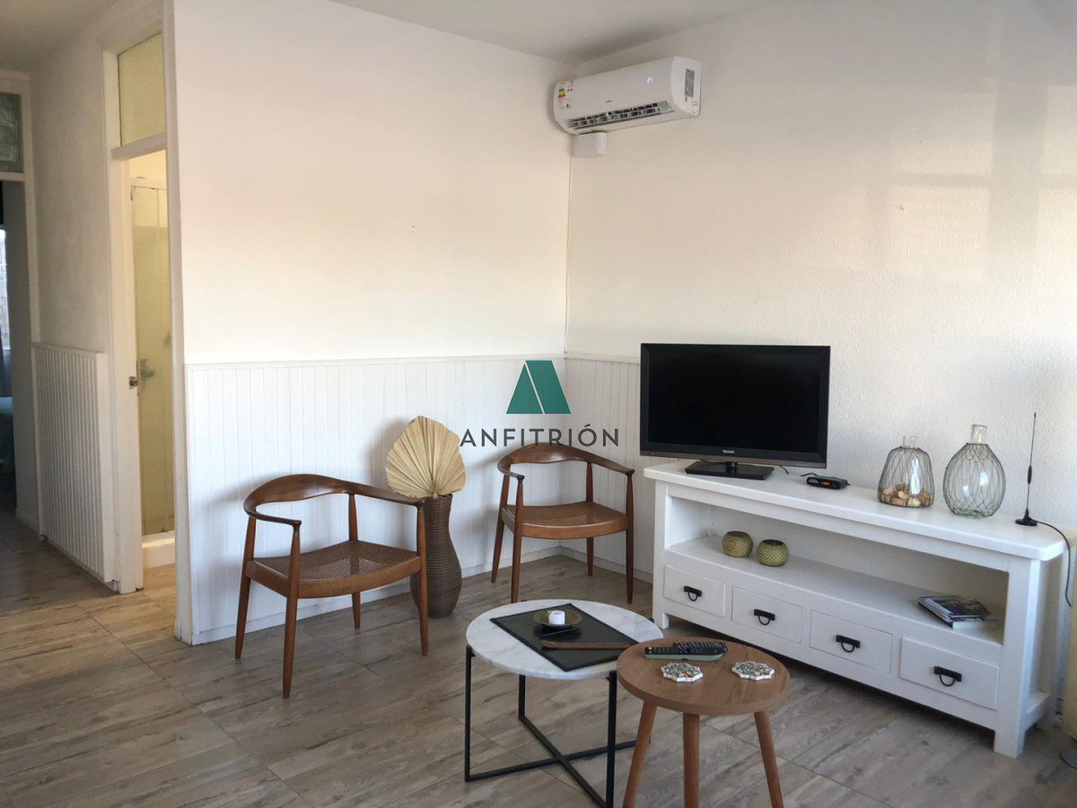 Casa ID.181 - Apartamento estilo casita en alquiler anual.