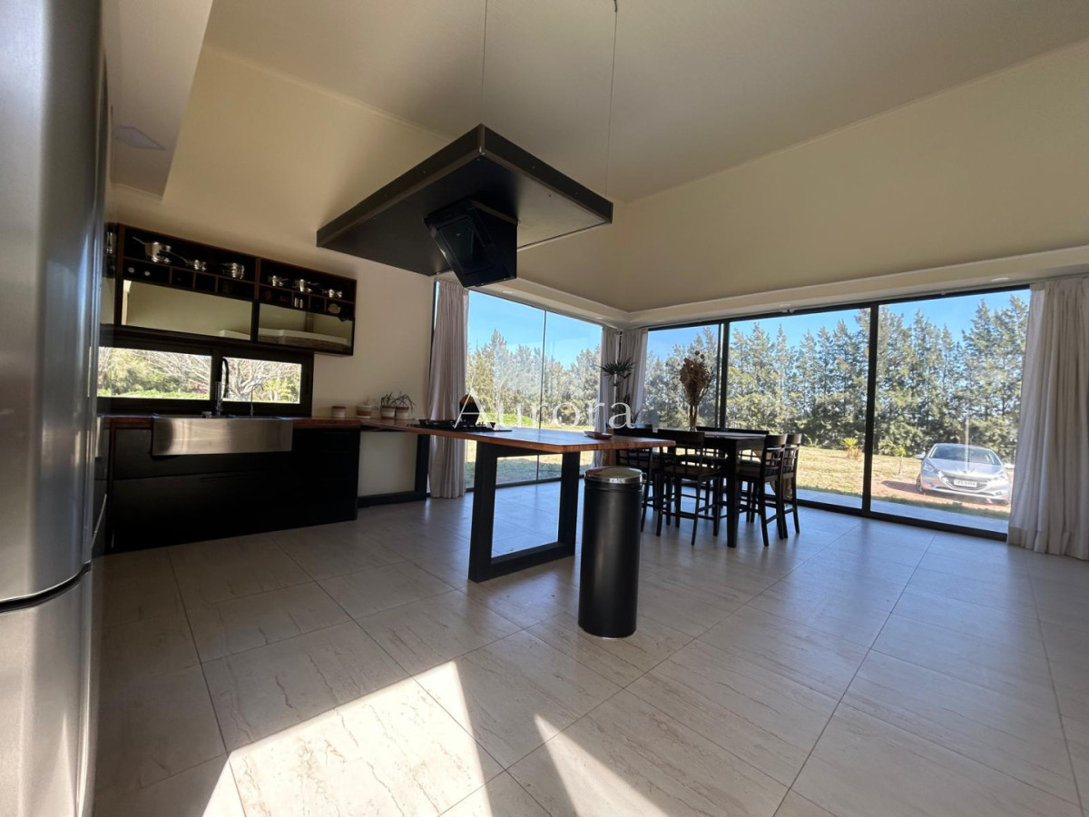 Chacra ID.82 - Chacra con casa moderna en venta.