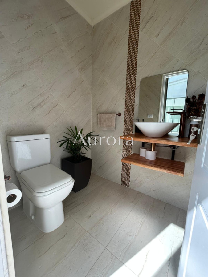 Chacra ID.82 - Chacra con casa moderna en venta.