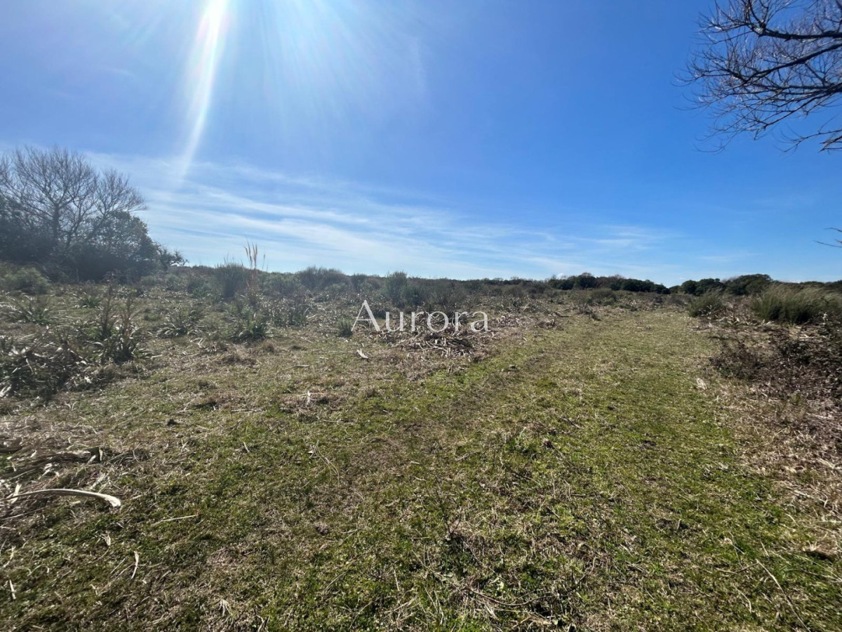 Chacra ID.82 - Chacra con casa moderna en venta.