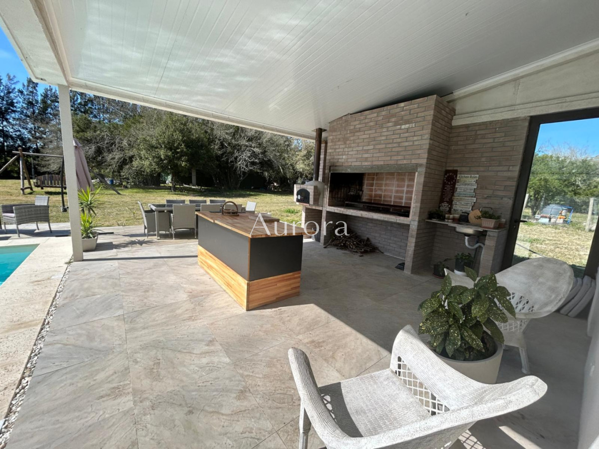 Chacra ID.82 - Chacra con casa moderna en venta.