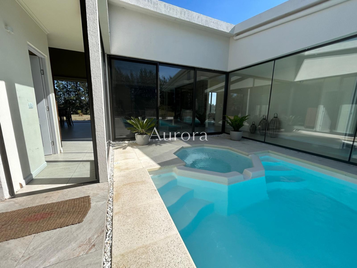 Chacra ID.82 - Chacra con casa moderna en venta.