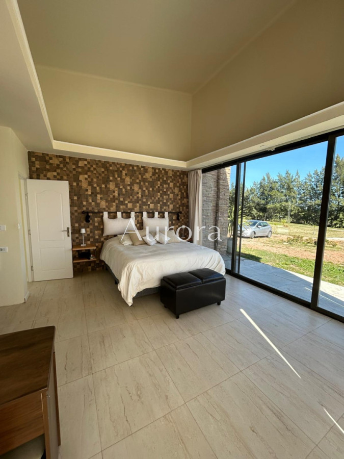 Chacra ID.82 - Chacra con casa moderna en venta.