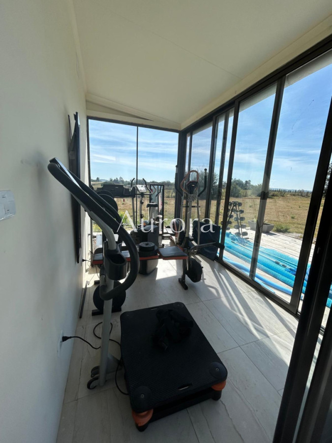 Chacra ID.82 - Chacra con casa moderna en venta.