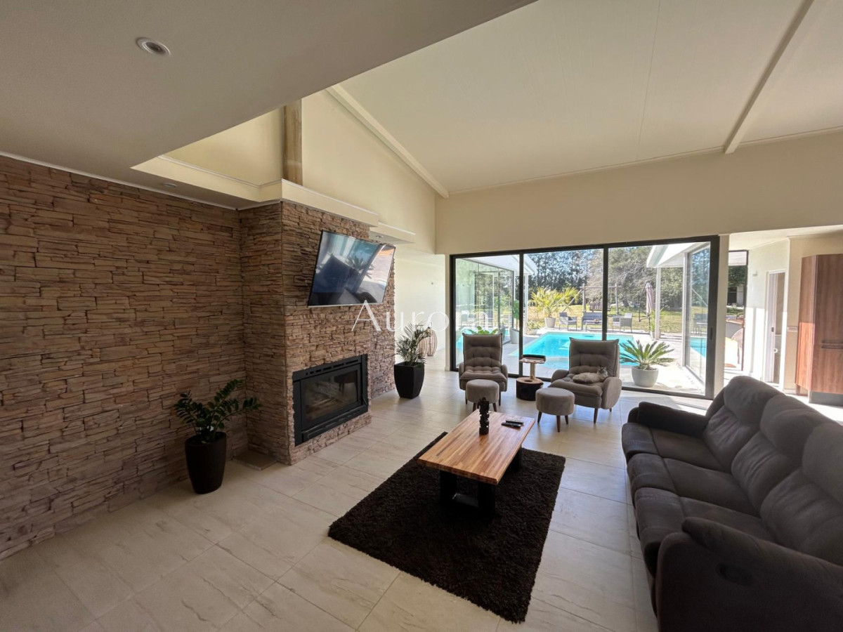 Chacra ID.82 - Chacra con casa moderna en venta.