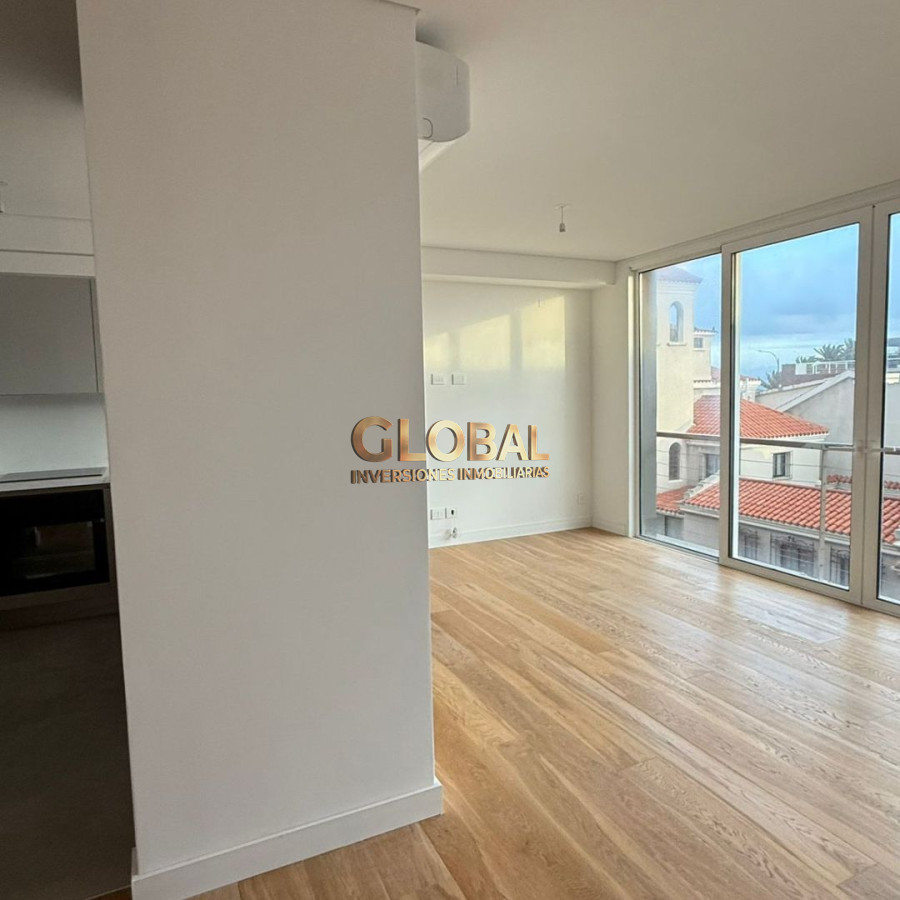 Apartamento ID.2215 - Venta Apartamento Exclusivo de dos dormitorios en Carrasco