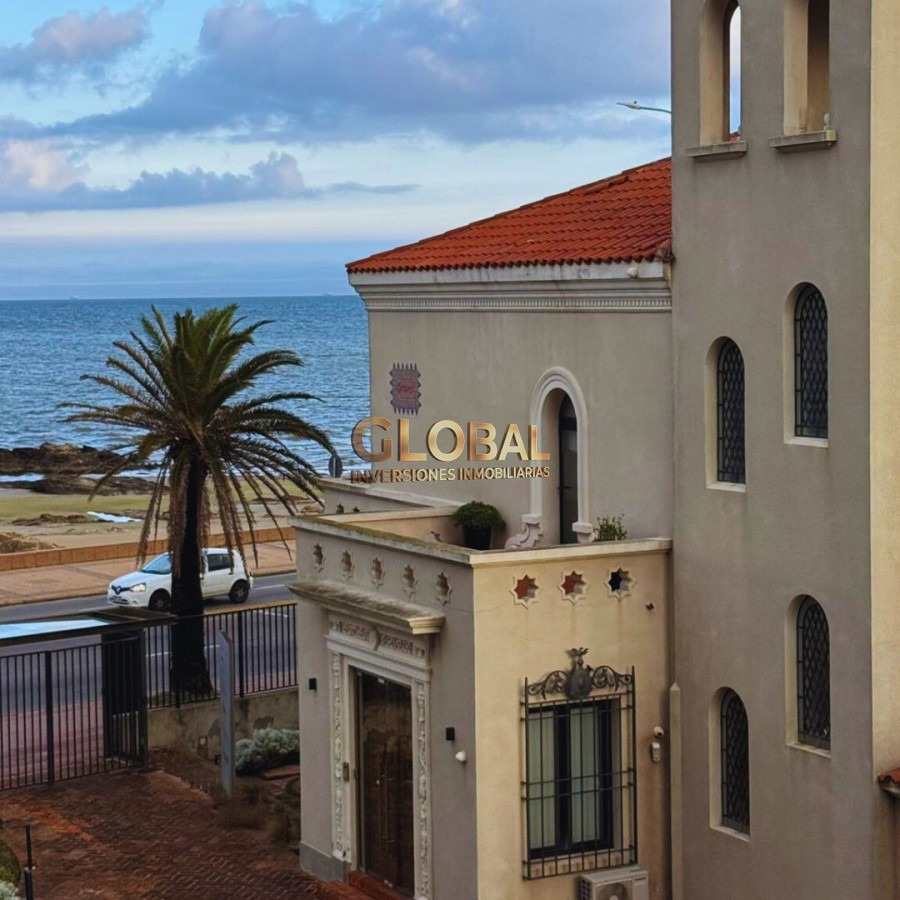 Apartamento ID.2215 - Venta Apartamento Exclusivo de dos dormitorios en Carrasco