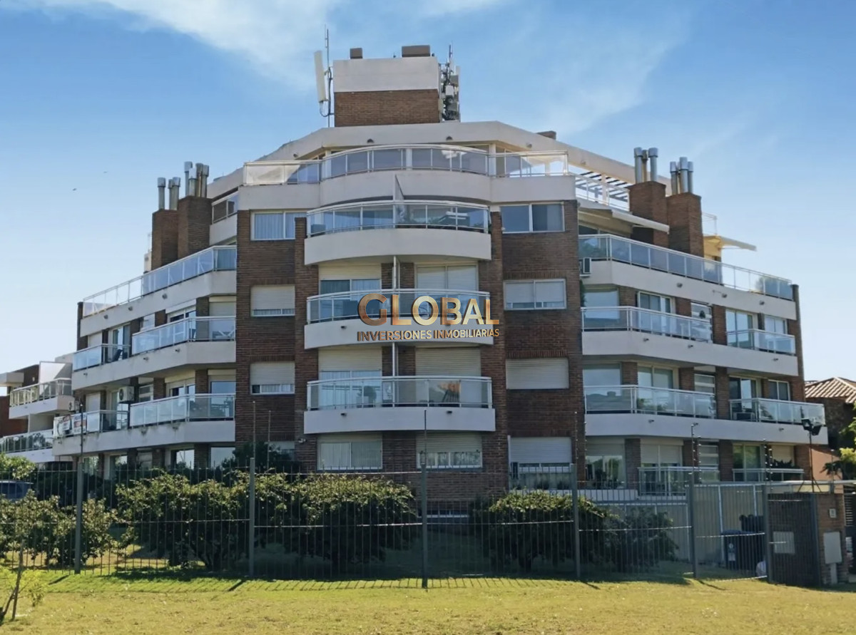 Apartamento ID.3523 - Frente al mar - Venta Barra de Carrasco 3D suite,toilette,lavadero,terraza,gge Amenities 