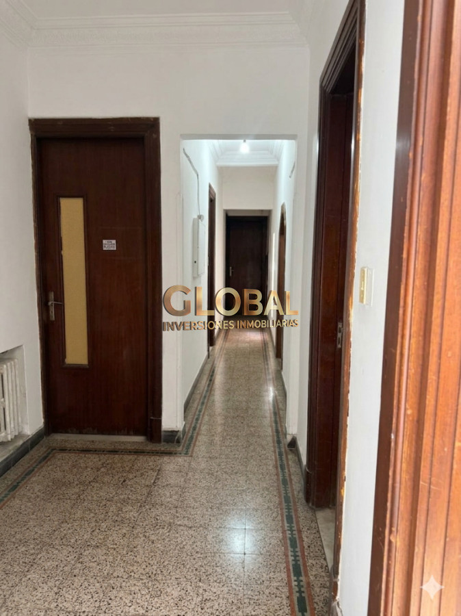 Casa ID.4057 - VENTA DE CASA EN EL CENTRO DE MONTEVIDEO ALTA RENTABILIDAD “Inversión con renta activa + potencial de duplicarla en el Centro de Montevideo” 