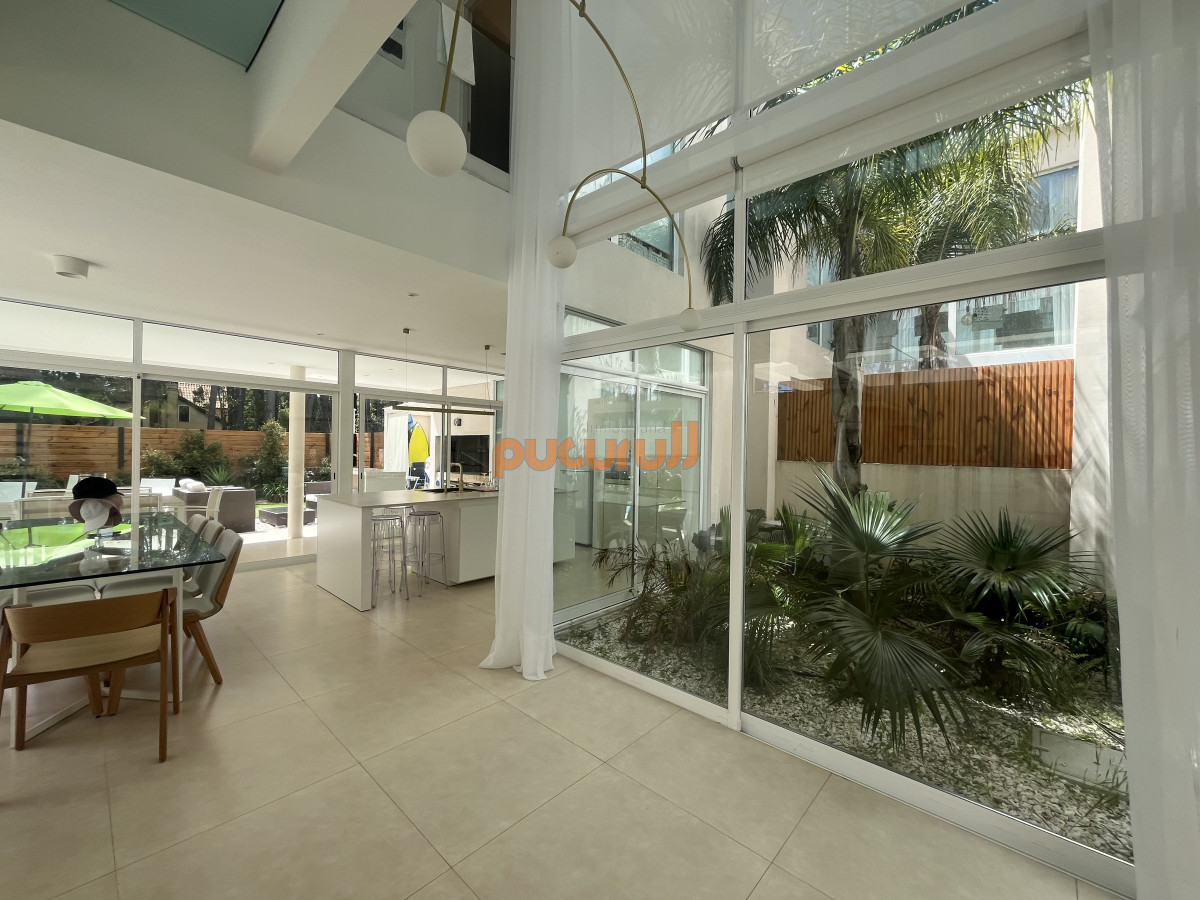 Casa ID.2694 - Casa en Venta 4 Dormitorios en Solanas Barrio Privado Punta del Este 