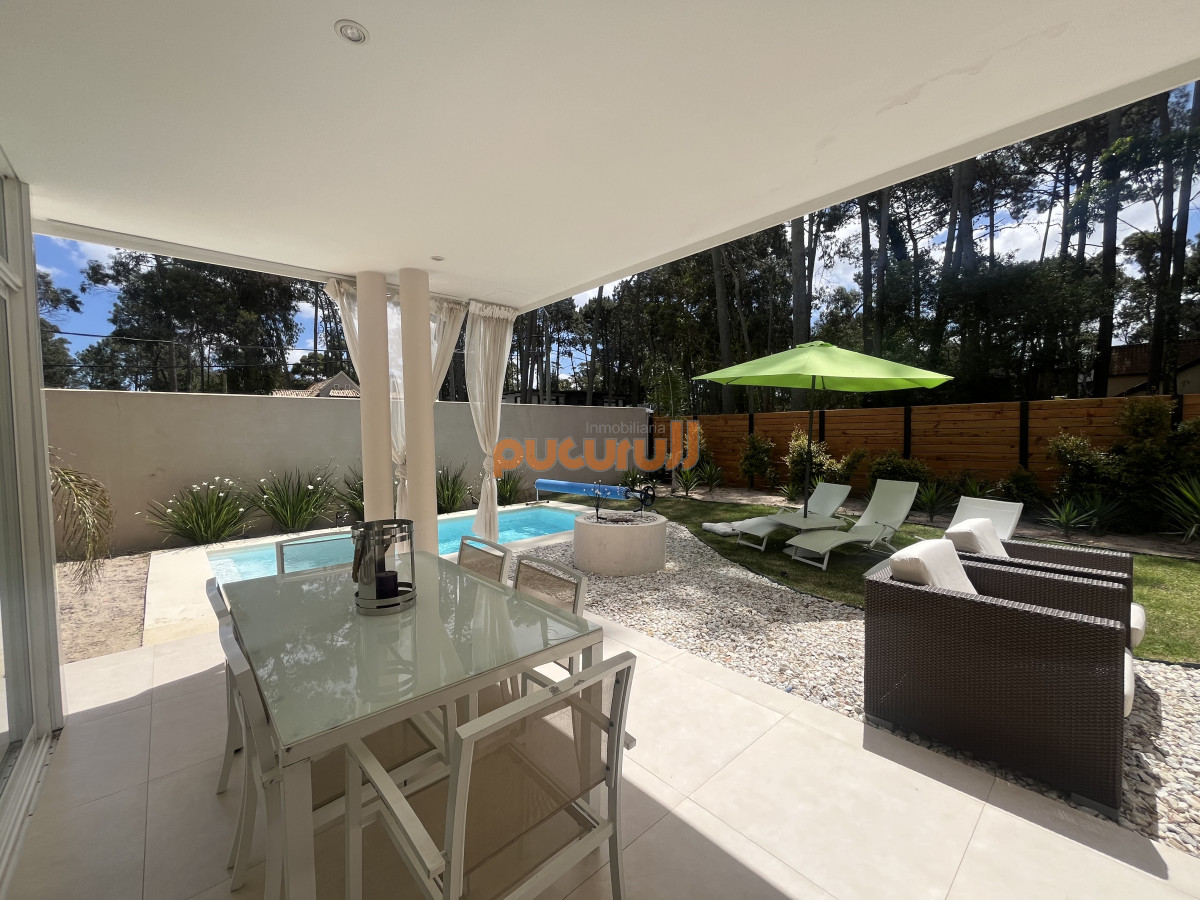 Casa ID.2694 - Casa en Venta 4 Dormitorios en Solanas Barrio Privado Punta del Este 