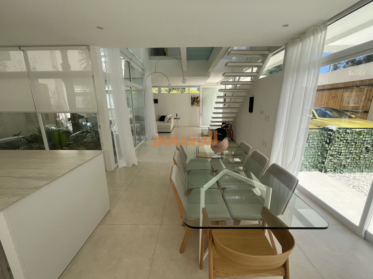 Casa ID.2694 - Casa en Venta 4 Dormitorios en Solanas Barrio Privado Punta del Este 