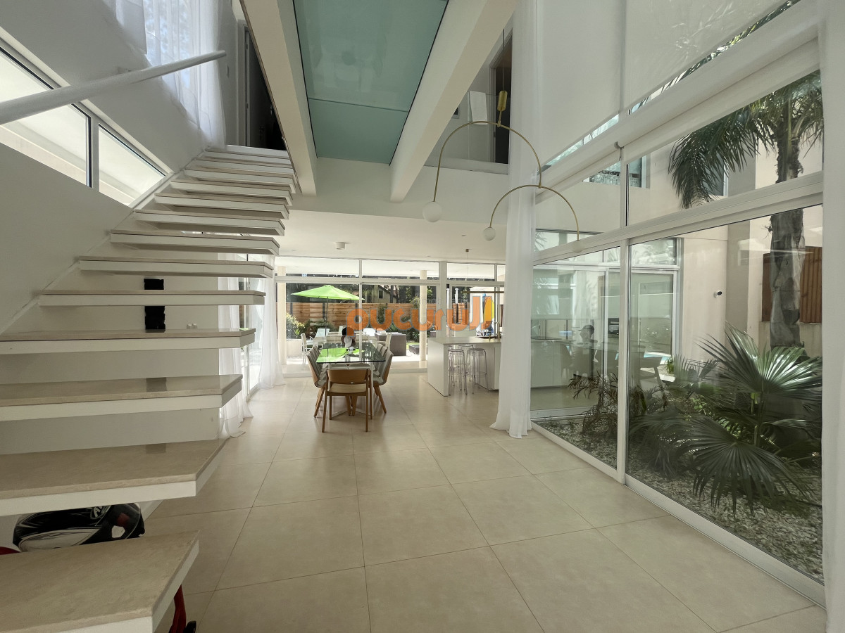 Casa ID.2694 - Casa en Venta 4 Dormitorios en Solanas Barrio Privado Punta del Este 