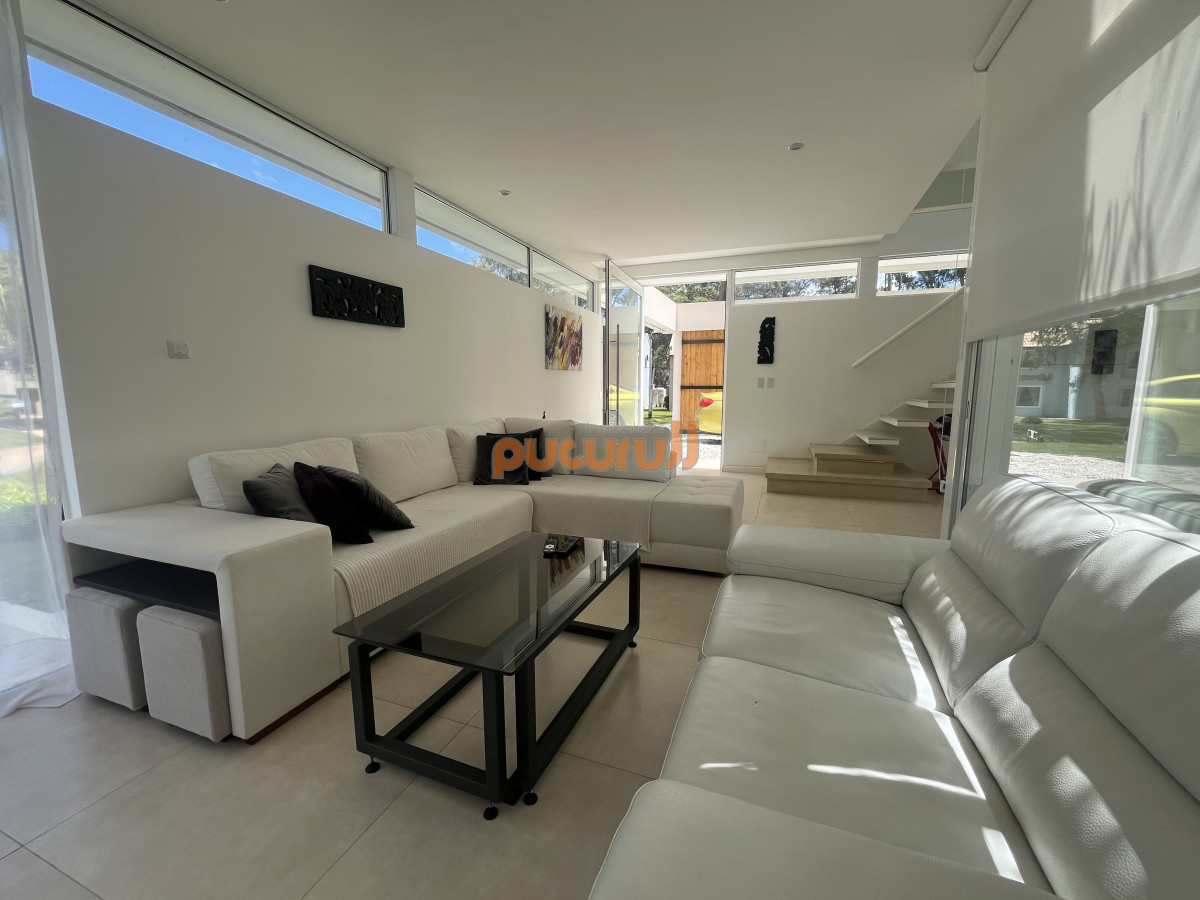 Casa ID.2694 - Casa en Venta 4 Dormitorios en Solanas Barrio Privado Punta del Este 