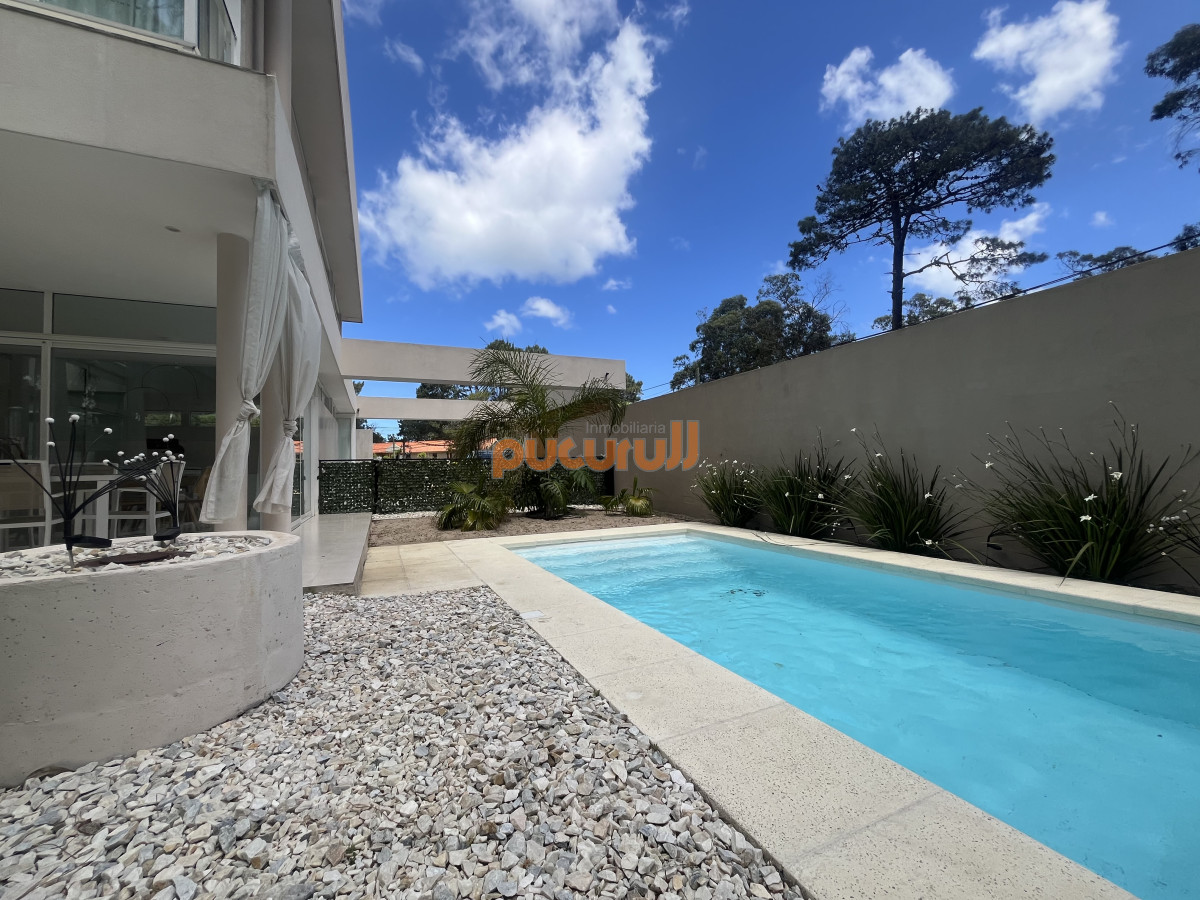 Casa ID.2694 - Casa en Venta 4 Dormitorios en Solanas Barrio Privado Punta del Este 