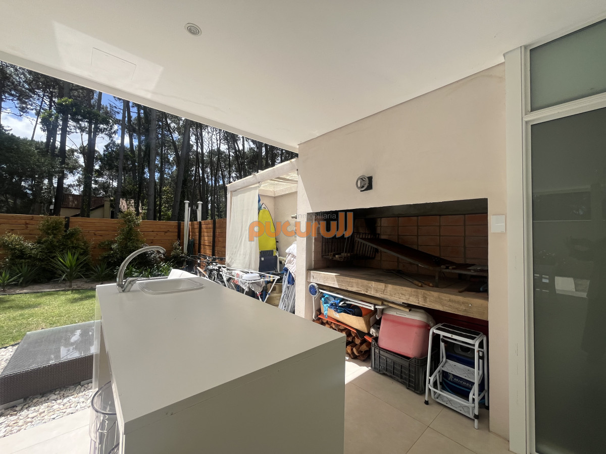 Casa ID.2694 - Casa en Venta 4 Dormitorios en Solanas Barrio Privado Punta del Este 