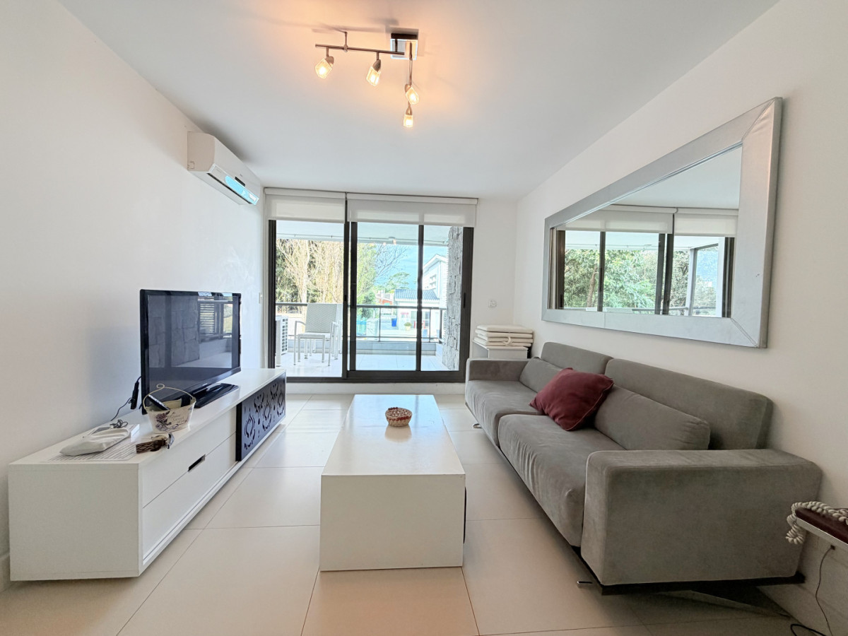 Apartamento en Venta Unique 2 dormitorios con parrillero propio Punta del Este Maldonado Uruguay