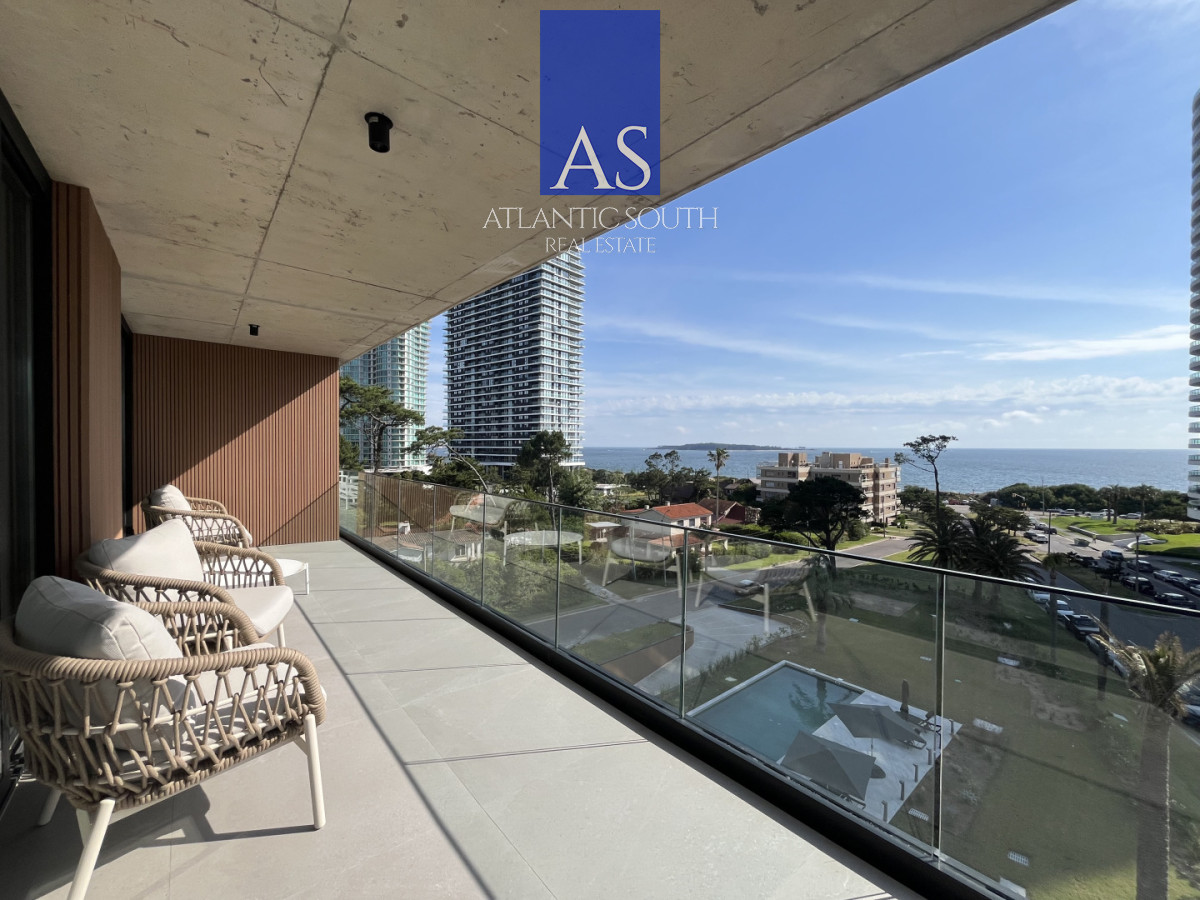 Apartamento ID.4667 - Planta de categoría con Vista al Mar Playa Mansa Punta del Este 