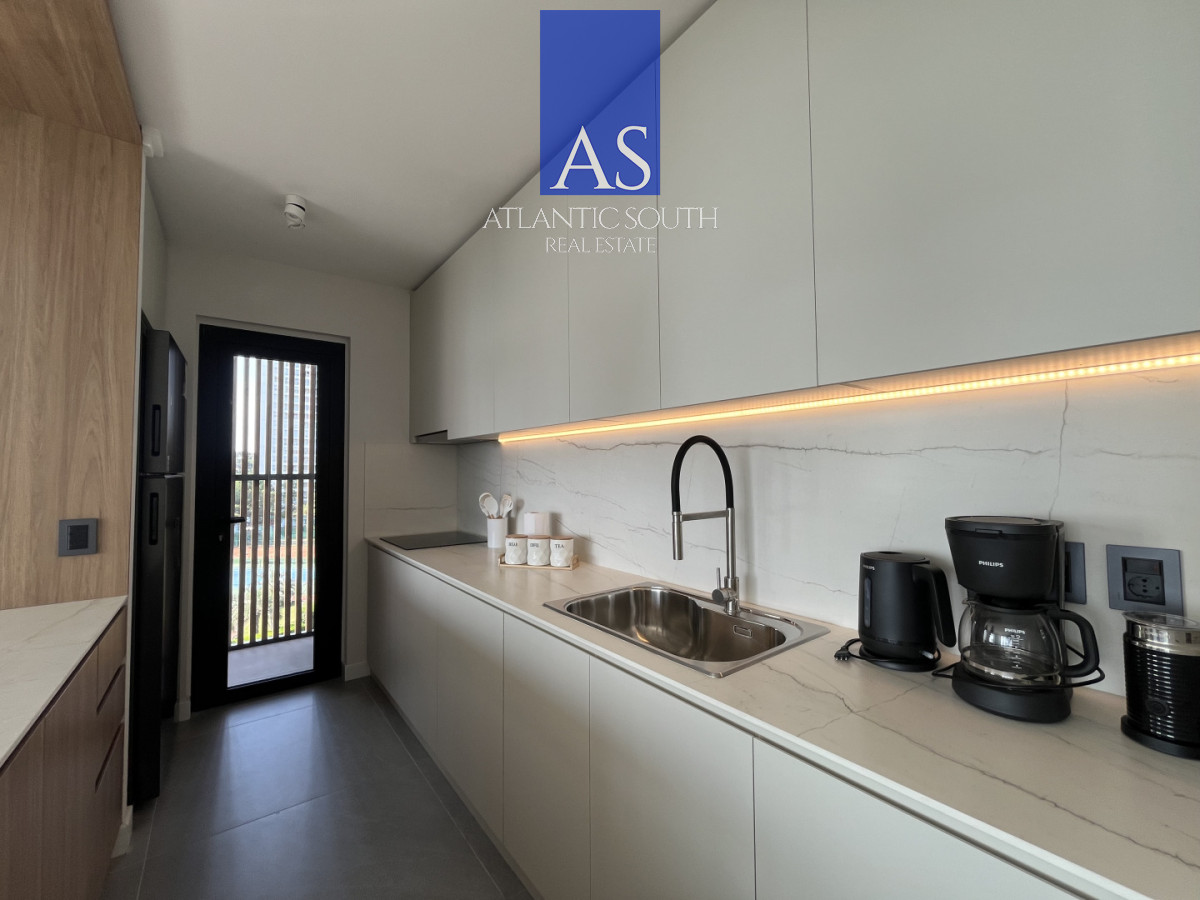 Apartamento ID.4667 - Planta de categoría con Vista al Mar Playa Mansa Punta del Este 