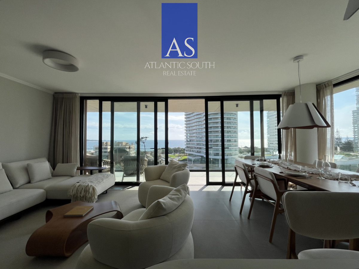 Apartamento ID.4667 - Planta de categoría con Vista al Mar Playa Mansa Punta del Este 