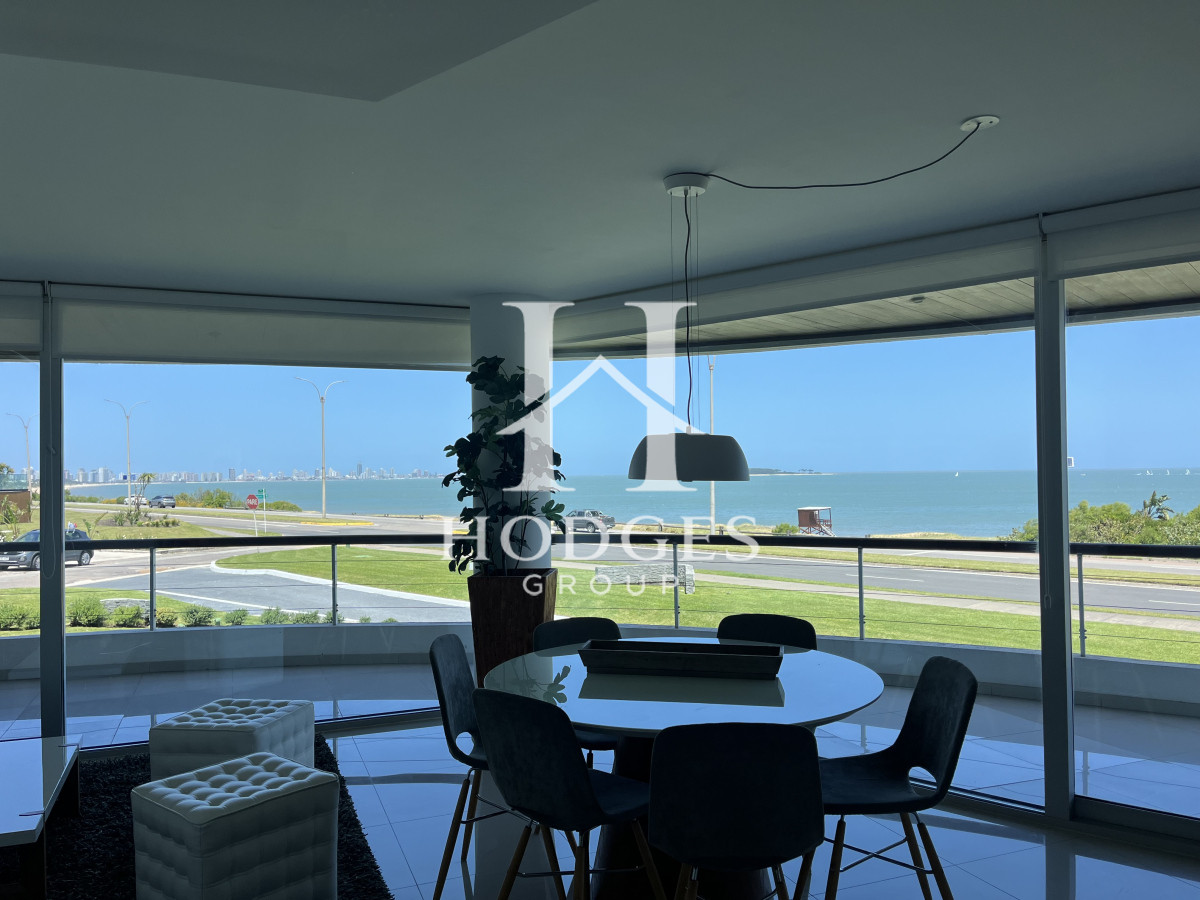 Apartamento ID.49 - Venta Apartamento Primera Linea Mansa frente al mar con Parrillero propio. Punta del Este Uruguay