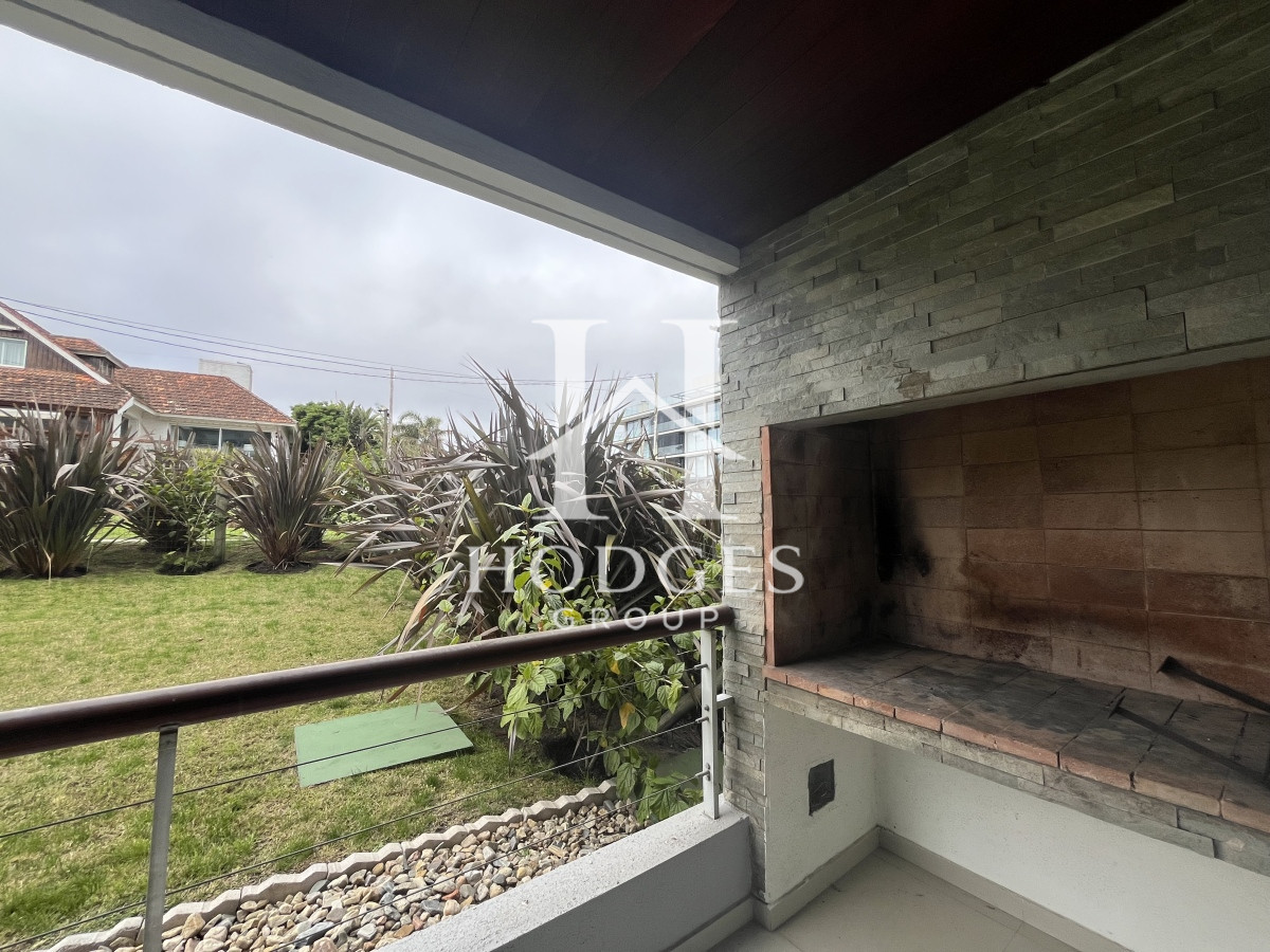 Apartamento ID.48 - Oportunidad Apartamento en Venta Primera linea de la Mansa 2 dormitorios Isabel Pinares Punta del Este con Parrillero y Garaje