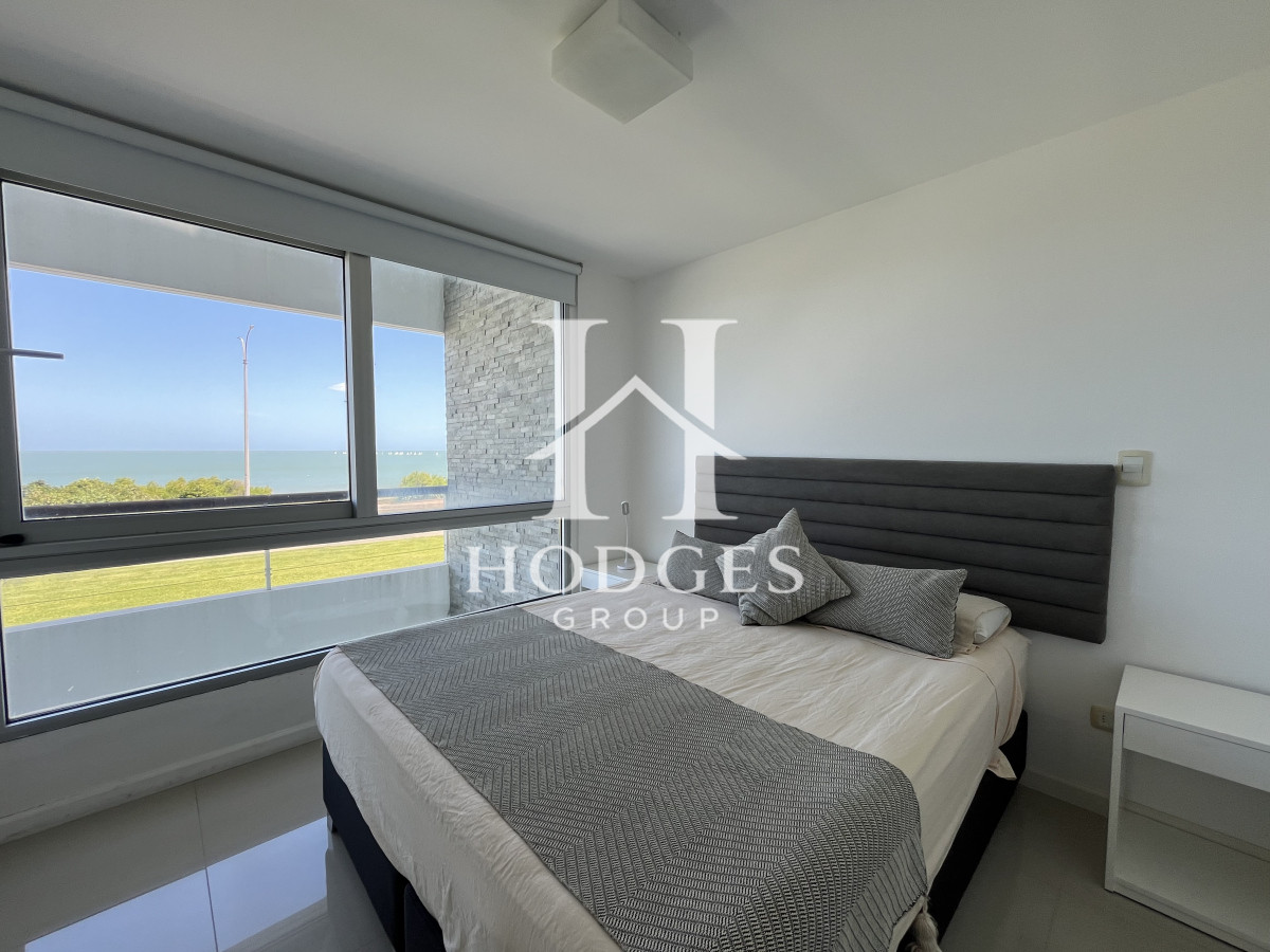 Apartamento ID.49 - Venta Apartamento Primera Linea Mansa frente al mar con Parrillero propio. Punta del Este Uruguay