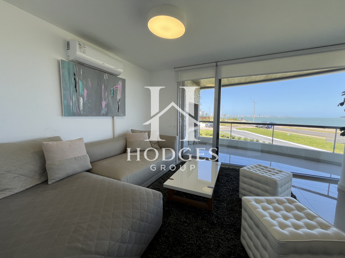 Apartamento ID.49 - Venta Apartamento Primera Linea Mansa frente al mar con Parrillero propio. Punta del Este Uruguay