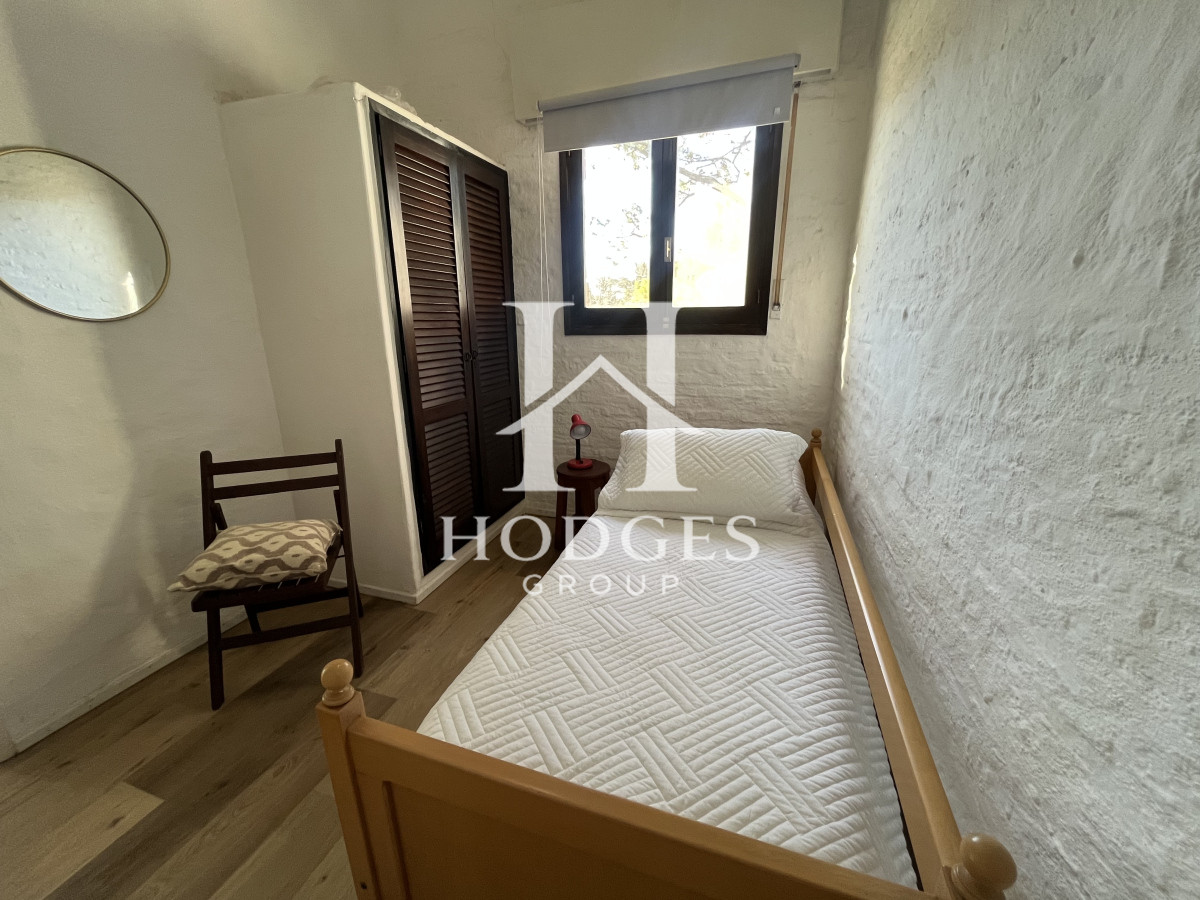 Casa ID.582 - Venta Casa Punta del Este 4 dormitorios en Barrio Marly Punta del Este con piscina 