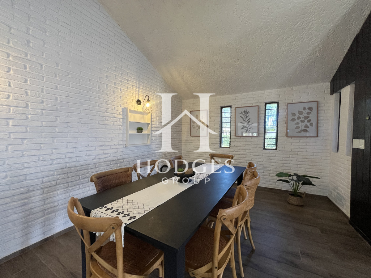 Casa ID.582 - Venta Casa Punta del Este 4 dormitorios en Barrio Marly Punta del Este con piscina 