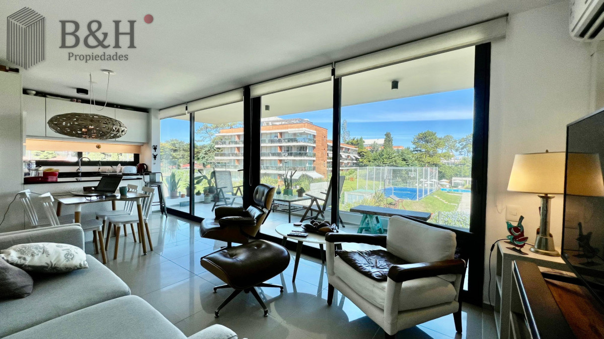 Apartamento ID.7810 - Apartamento en Venta Playa Mansa 2 dormitorios con parrillero propio Punta del Este