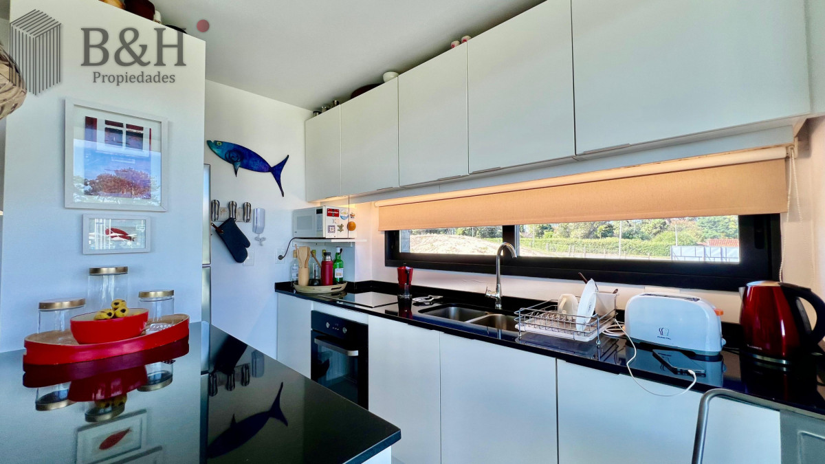Apartamento ID.7810 - Apartamento en Venta Playa Mansa 2 dormitorios con parrillero propio Punta del Este