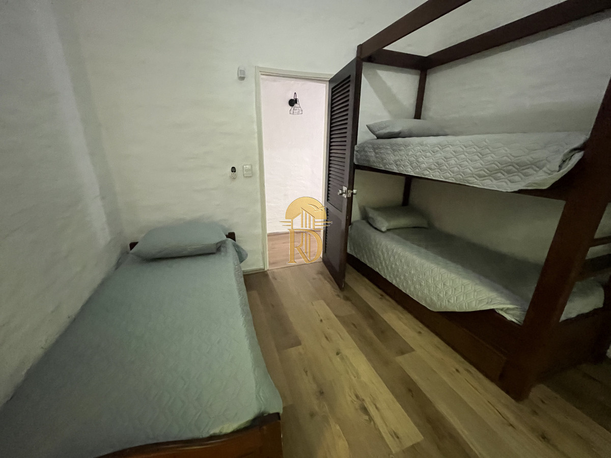 Venta Casa Punta del Este 4 dormitorios en Barrio Marly Punta del Este con piscina -id-906-19