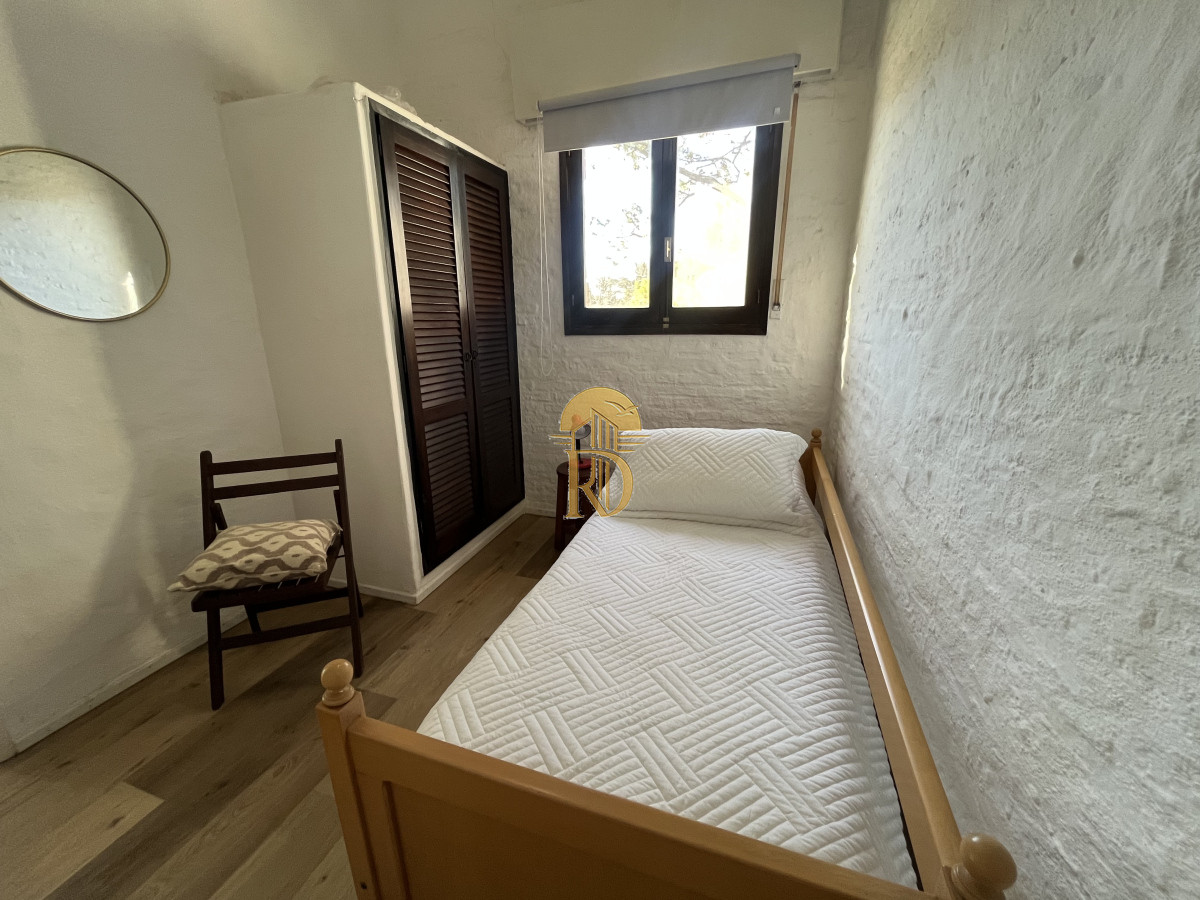 Venta Casa Punta del Este 4 dormitorios en Barrio Marly Punta del Este con piscina -id-906-22