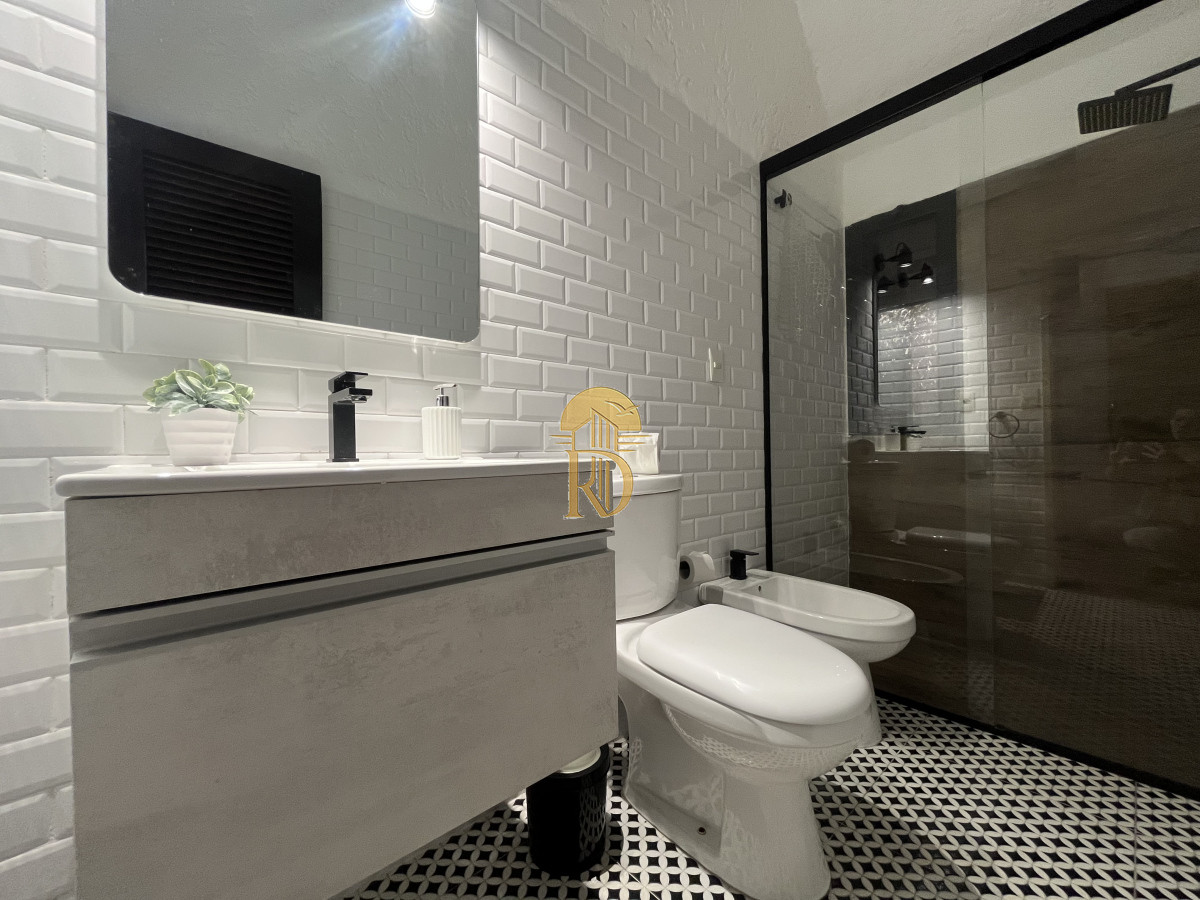 Venta Casa Punta del Este 4 dormitorios en Barrio Marly Punta del Este con piscina -id-906-20